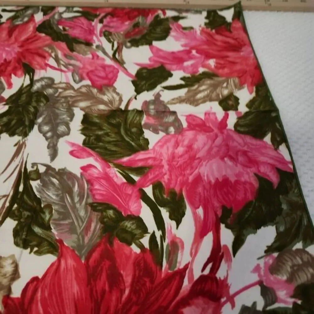 Napkins Set of 4 100% Cotton Mde in USA Red Pink Green Cream 16 x‎ 16 Beautiful